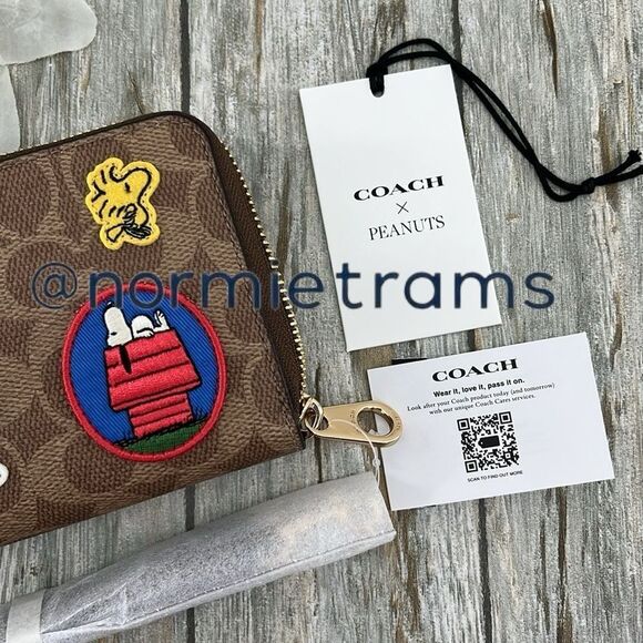 Coach X Peanuts Long Zip Around Wallet In Signature Canvas With Patches Purse - Picture 6 of 7